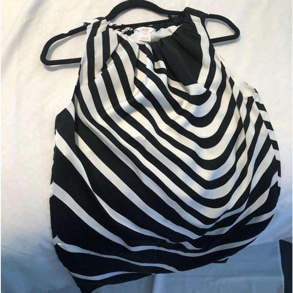 Size Small - Picture 2 of 7